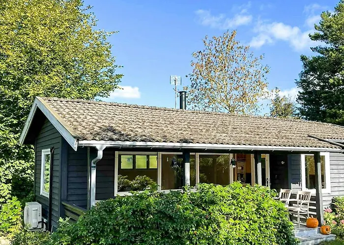 Summer House By Camonoen Trail On Bogo Bogø By